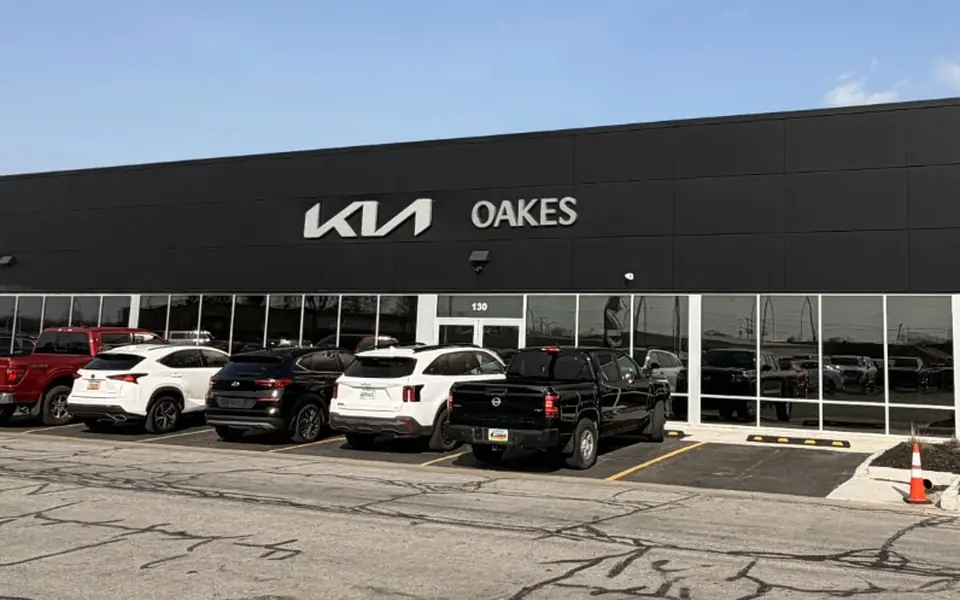 Oakes Kia storefront